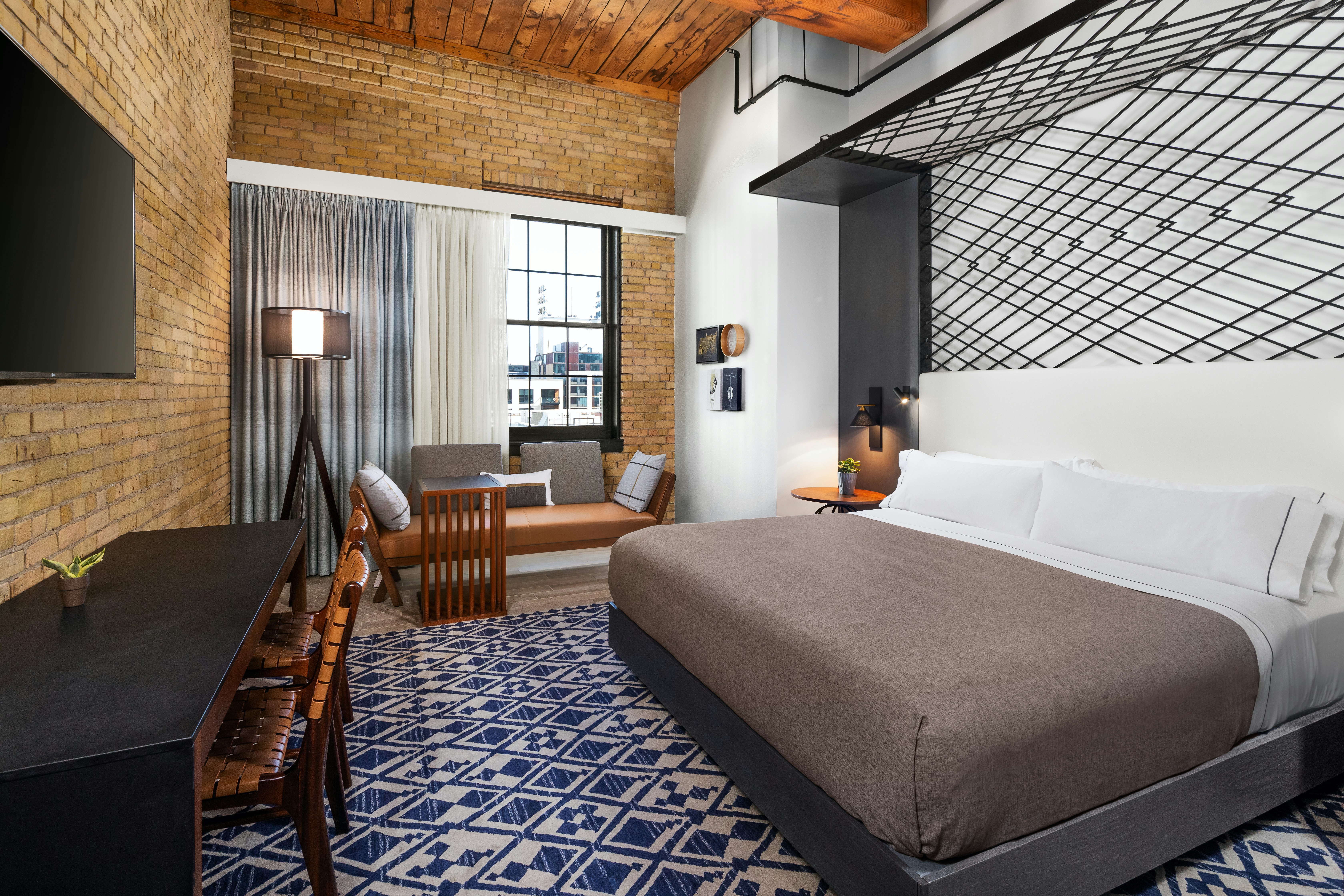 ROOM, KING BED, ACCESSIBLE