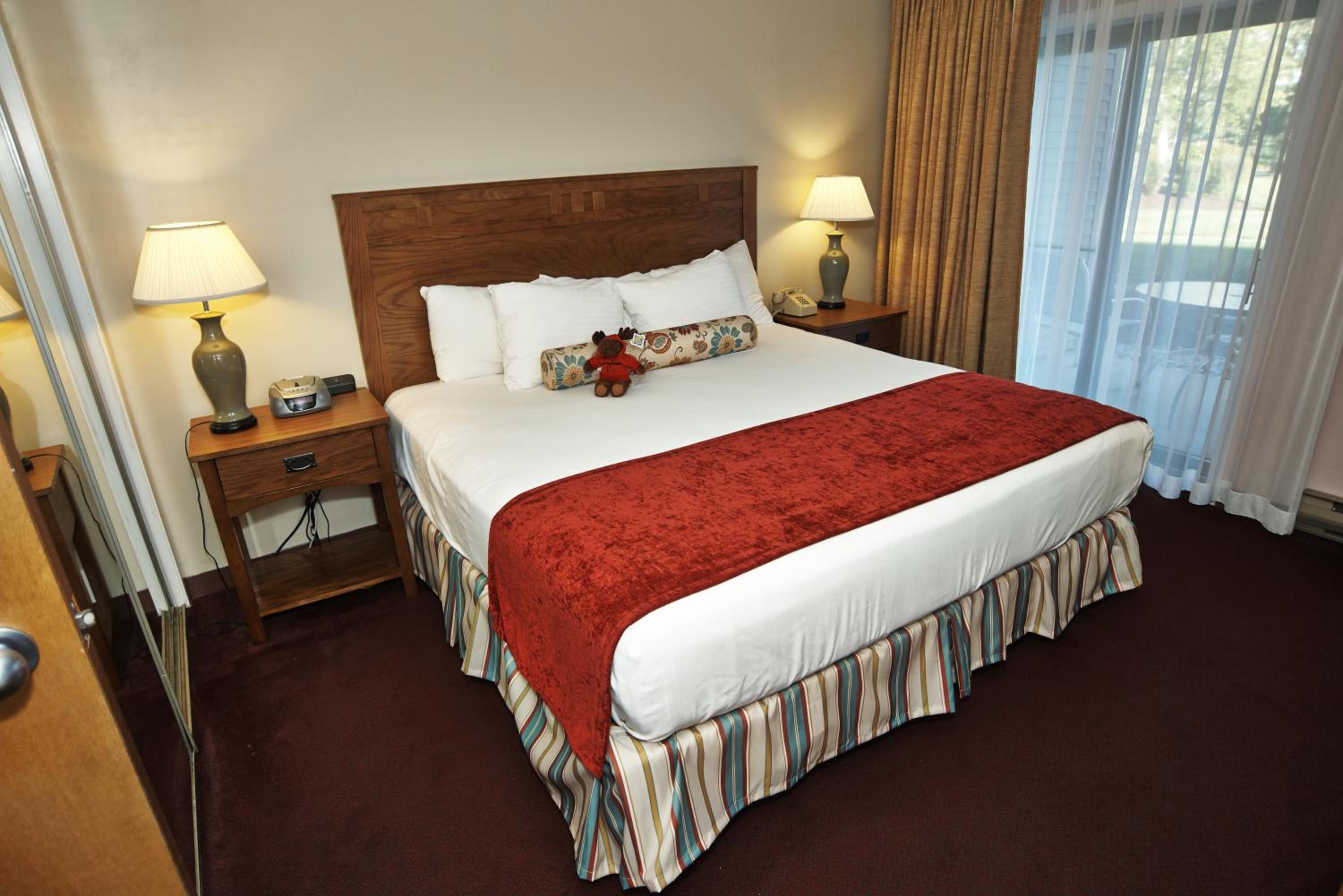 جناح، Fireside Inn and Suites Gilford 3/4