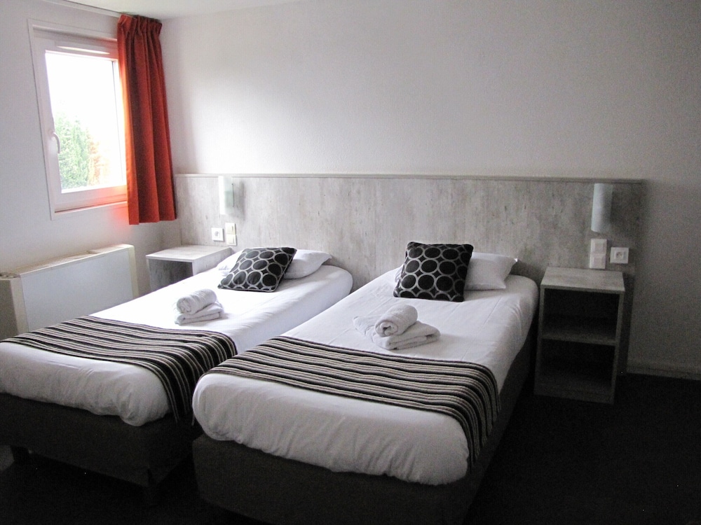 Brit Hotel Bosquet 16/50