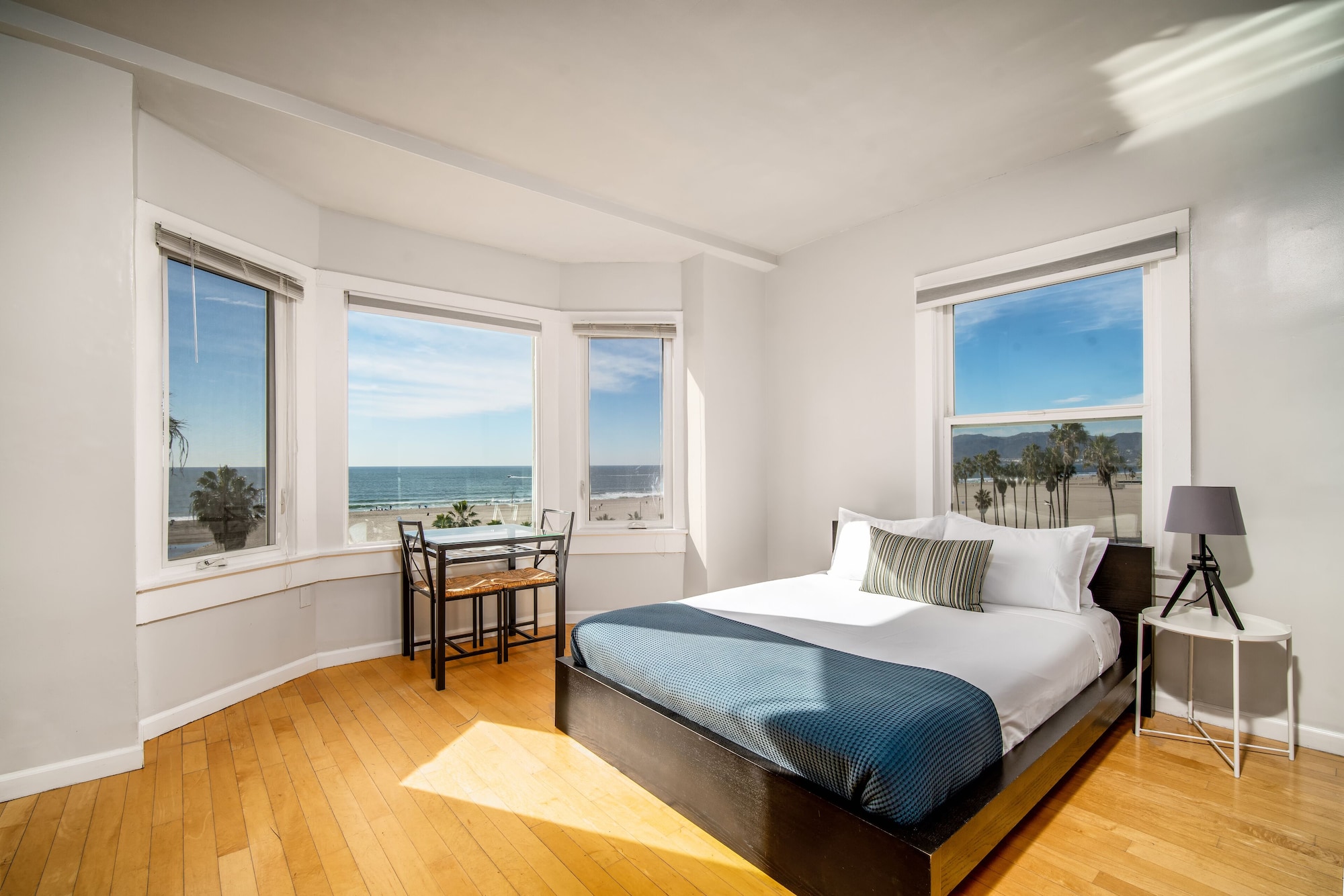 Studio, Queen Bed, Ocean Front