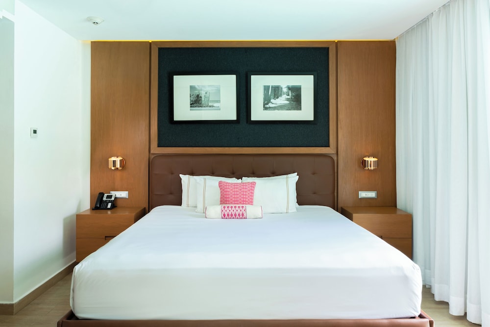 1 Bedroom, Swim Up, Suite, King Bed