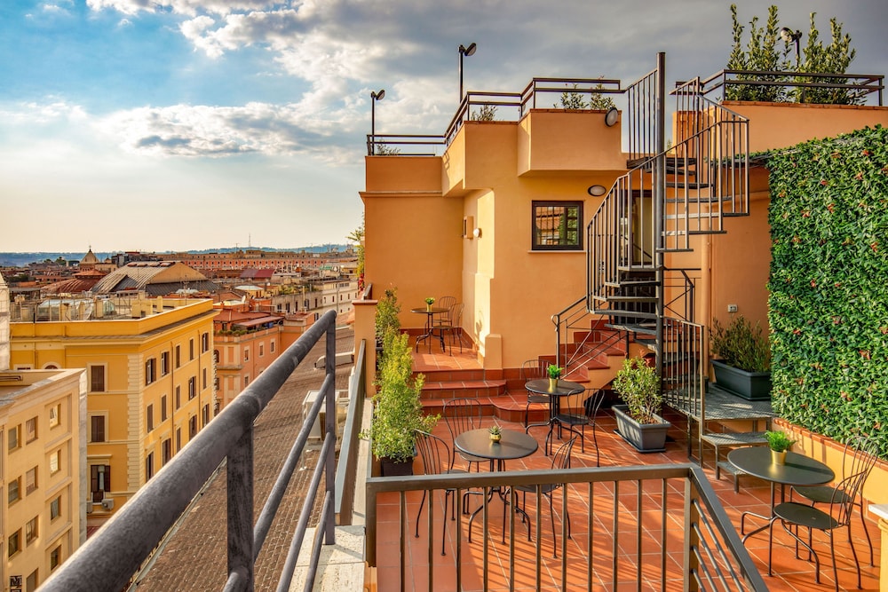 Sophie Terrace Hotel 4/38