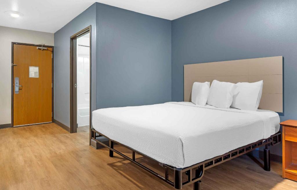 STUDIO, DOUBLE BED