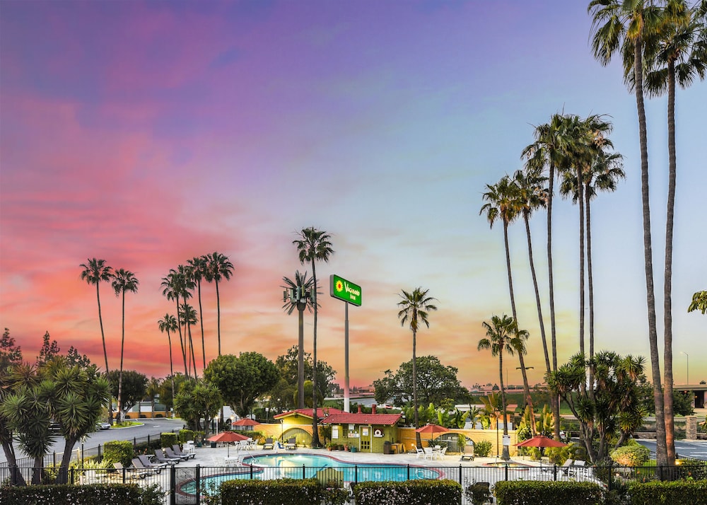 Vagabond Inn Costa Mesa 14/48
