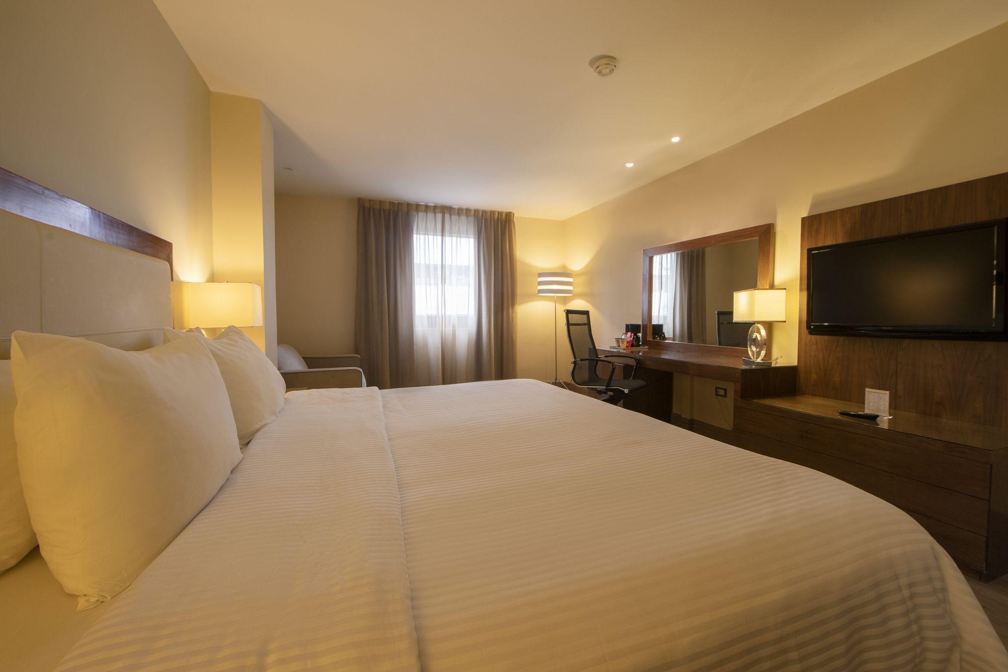 Junior Suite, King Bed