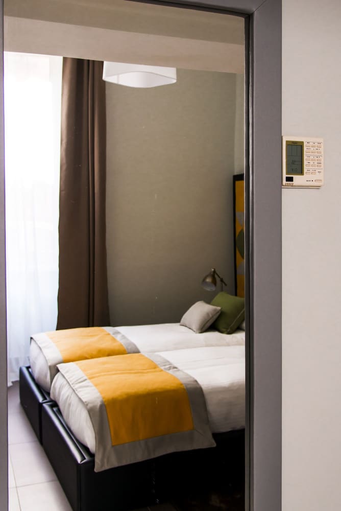 NO 9 COLOSSEO LUXURY SUITES 17/50
