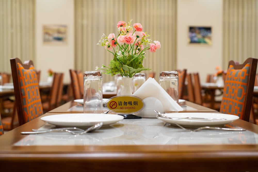 Rozana Hotel 40/50