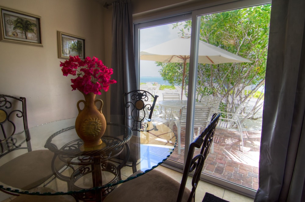 Grace Bay Beach Ocean Villas 25/50