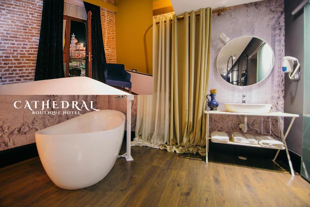 Cathedral Boutique Hotel 40/40