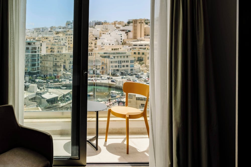 Spinola Hotel 12/28