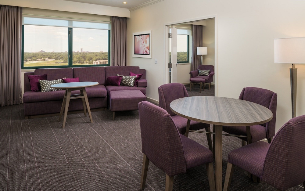 Crowne Plaza Springfield Convention CTR 39/77