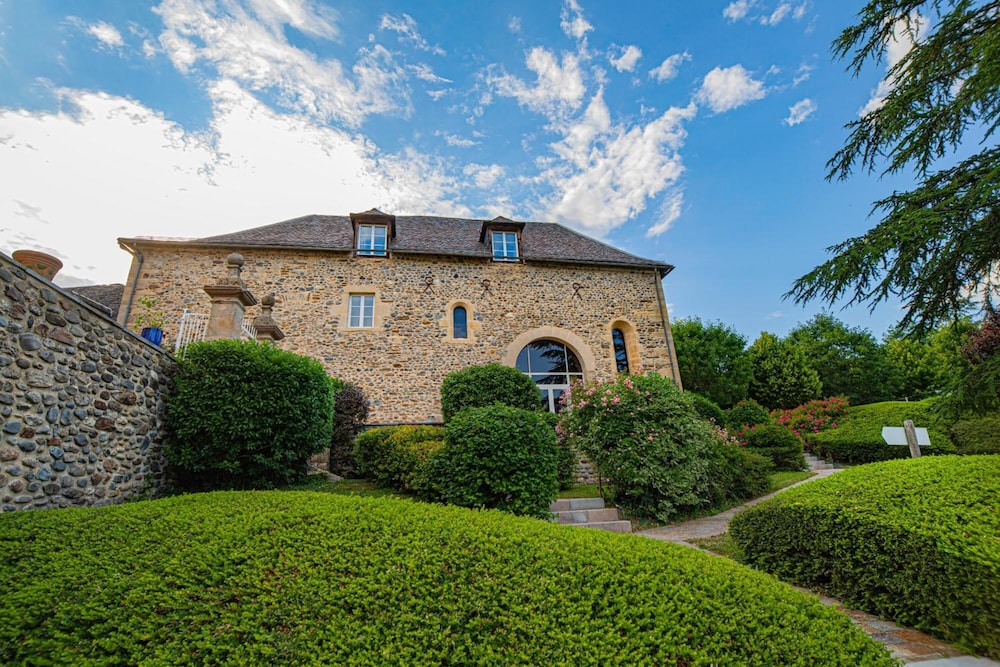 Chateau De La Falque 58/69