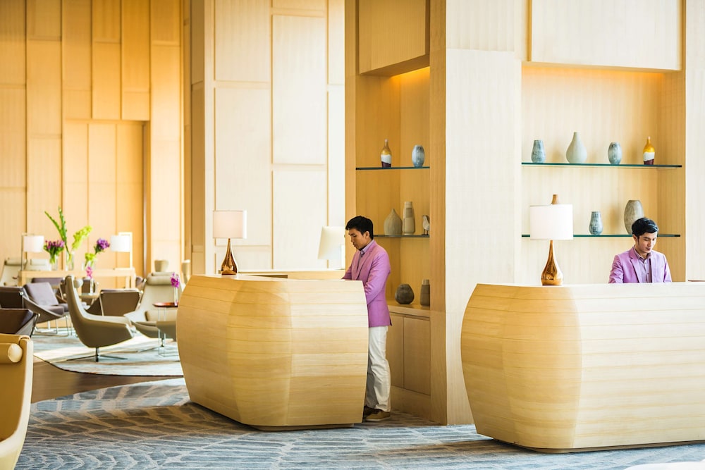 Avani Riverside Bangkok Hotel 43/72