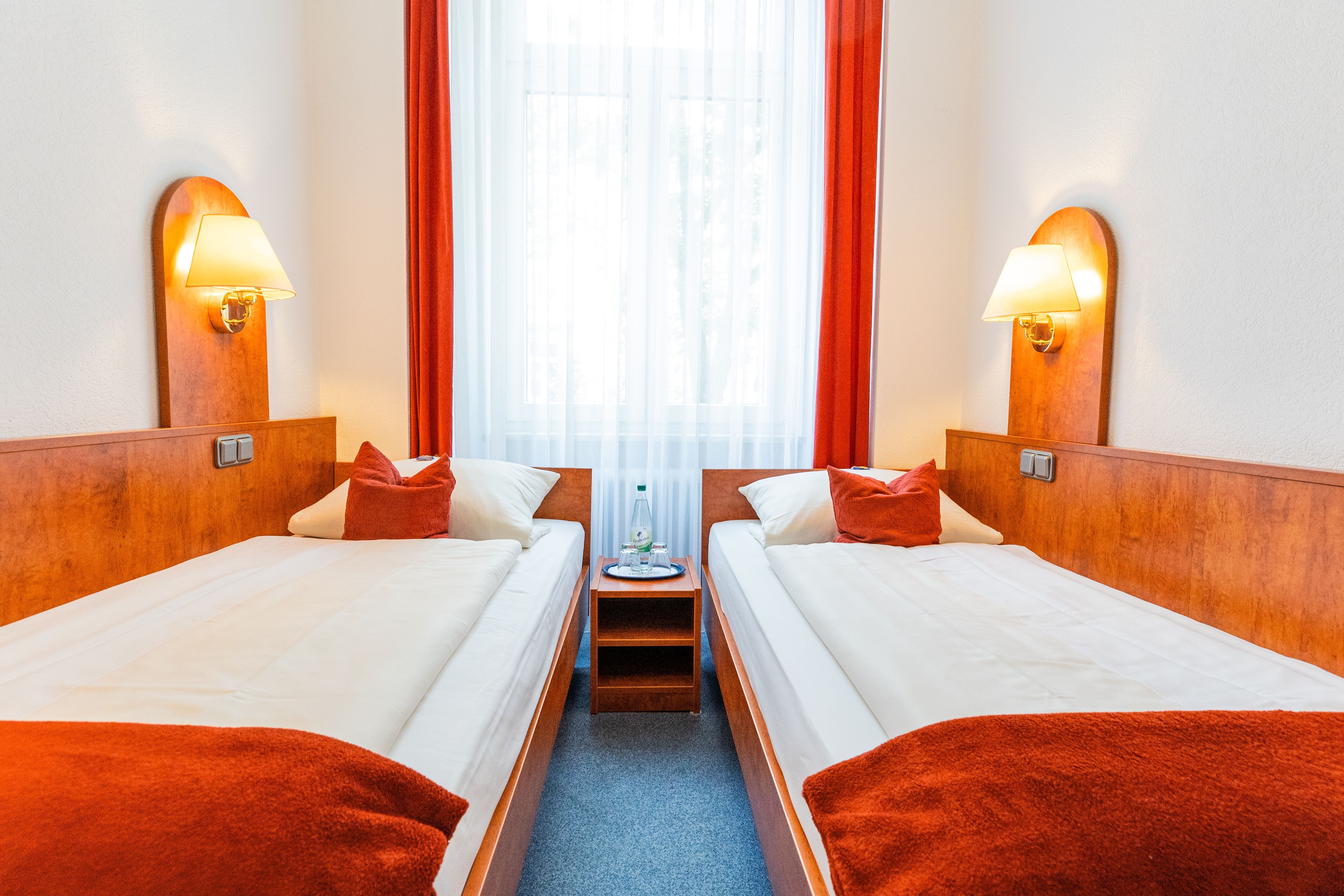 Economy, Twin Beds