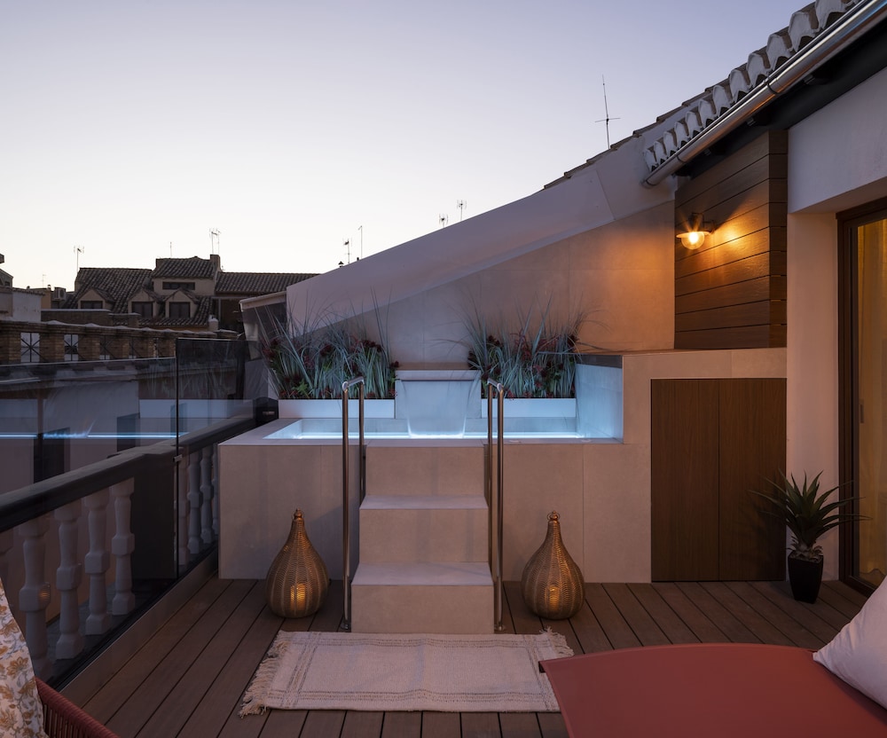 Palatina Concept Suites 68/90