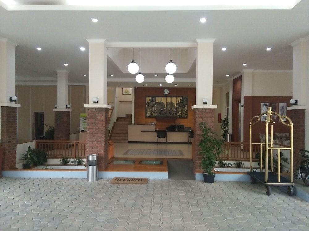 Ahadiat Hotel And Bungalow 8/50