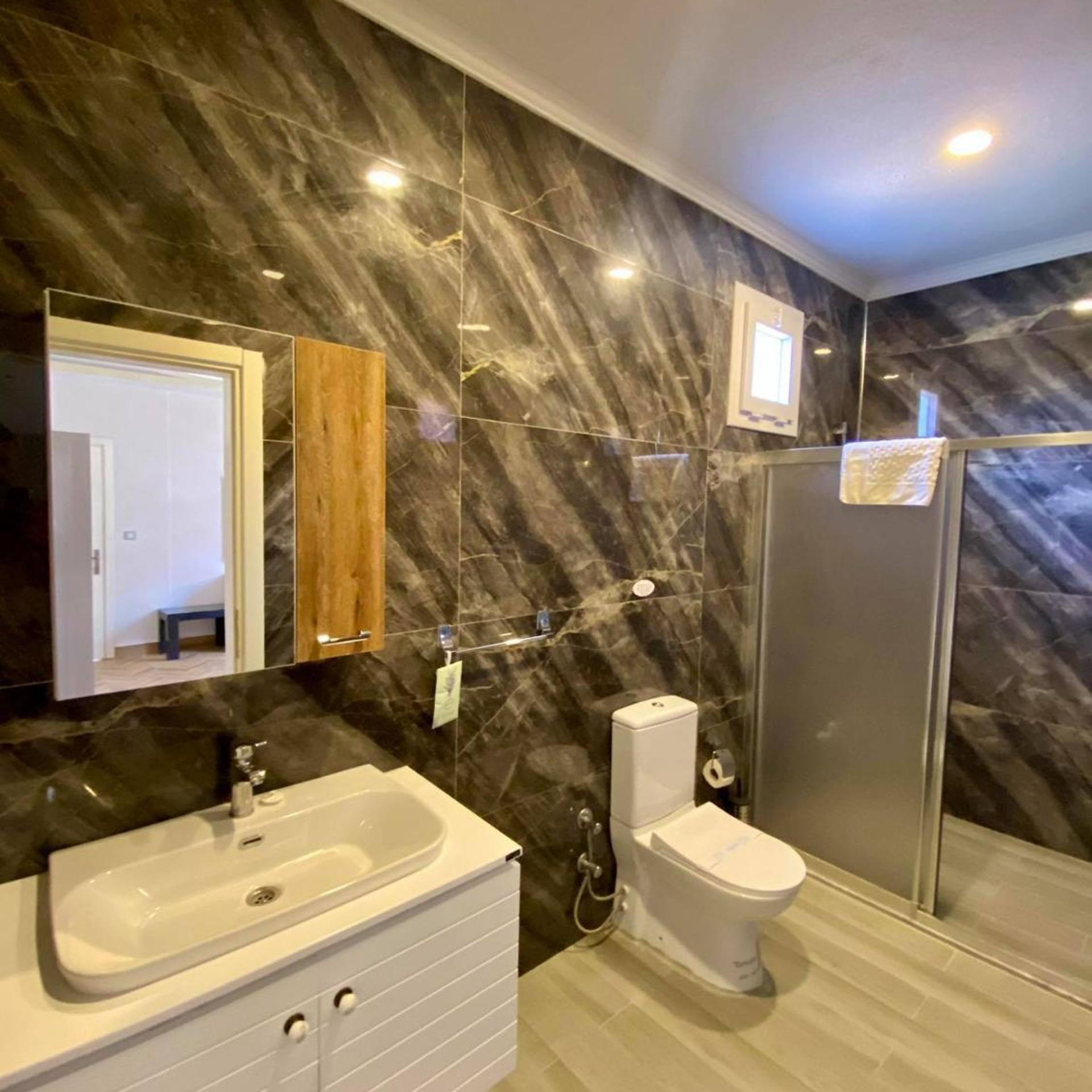 Erkan Tumen Yalcin Hotel 44/50