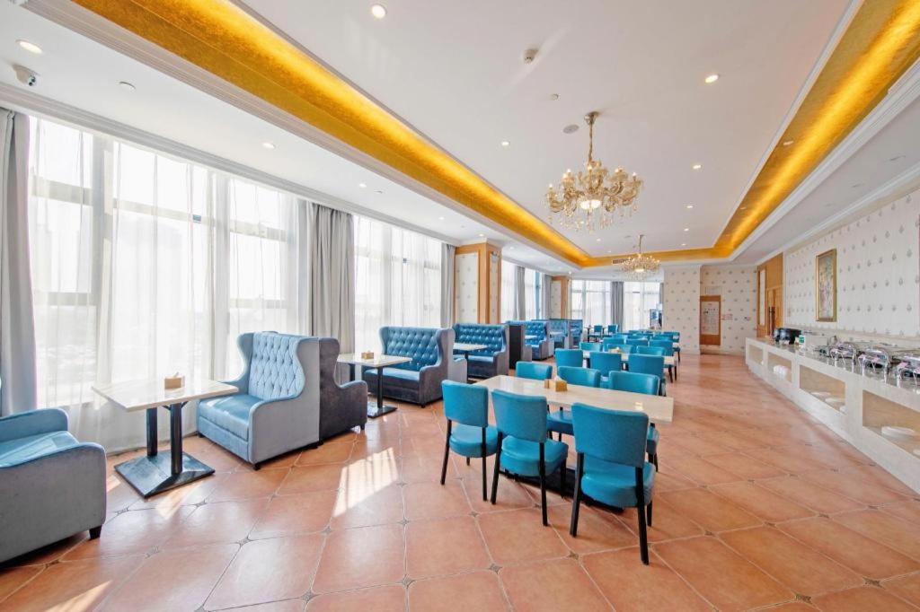Vienna Hotel (Zhongshan Ancient Town Haizhou) 37/58