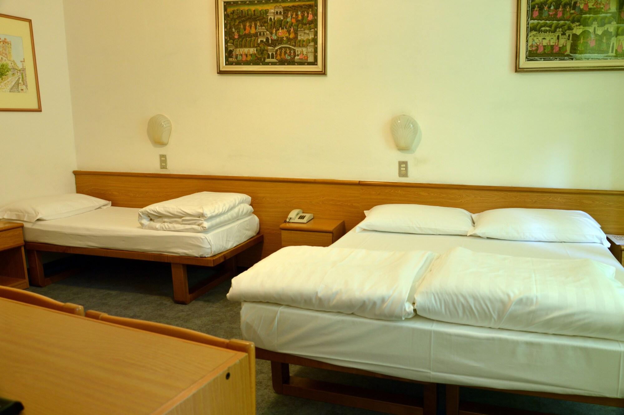 Hotel Modena 5/26