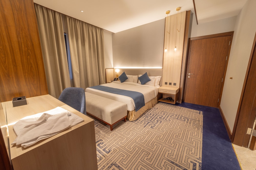 Five Seasons Hotel 13/50