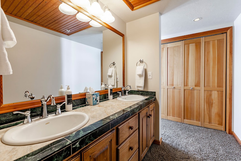 The Caledonian By All Seasons Resort Lodging 73/80