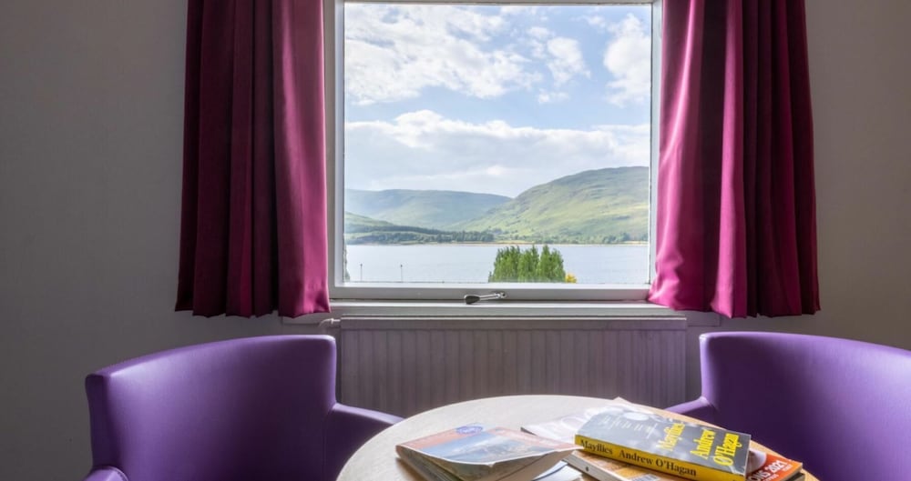 Caledonian Hotel 28/42