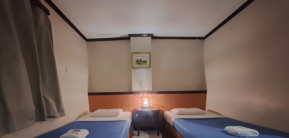 غرفة قياسية بسرير مزدوج، Magayon Hotel 2/2