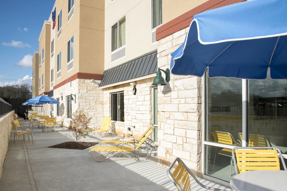 Fairfield Inn Suites Fredericksburg 6/41