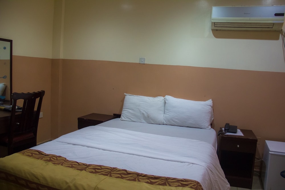 Beni Hotels 16/33