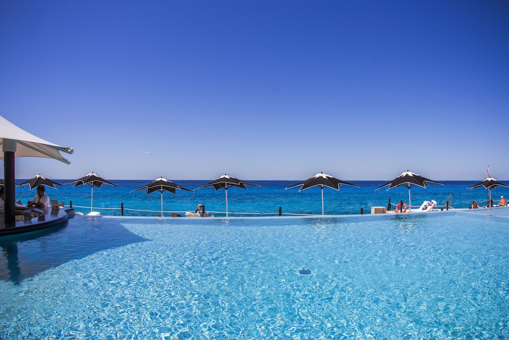 Coral Princess Hotel & Dive Resort 42/78
