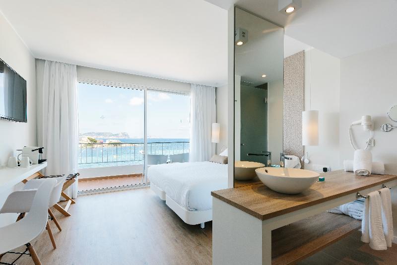 Superior, Double and Twin Beds, Sea Front