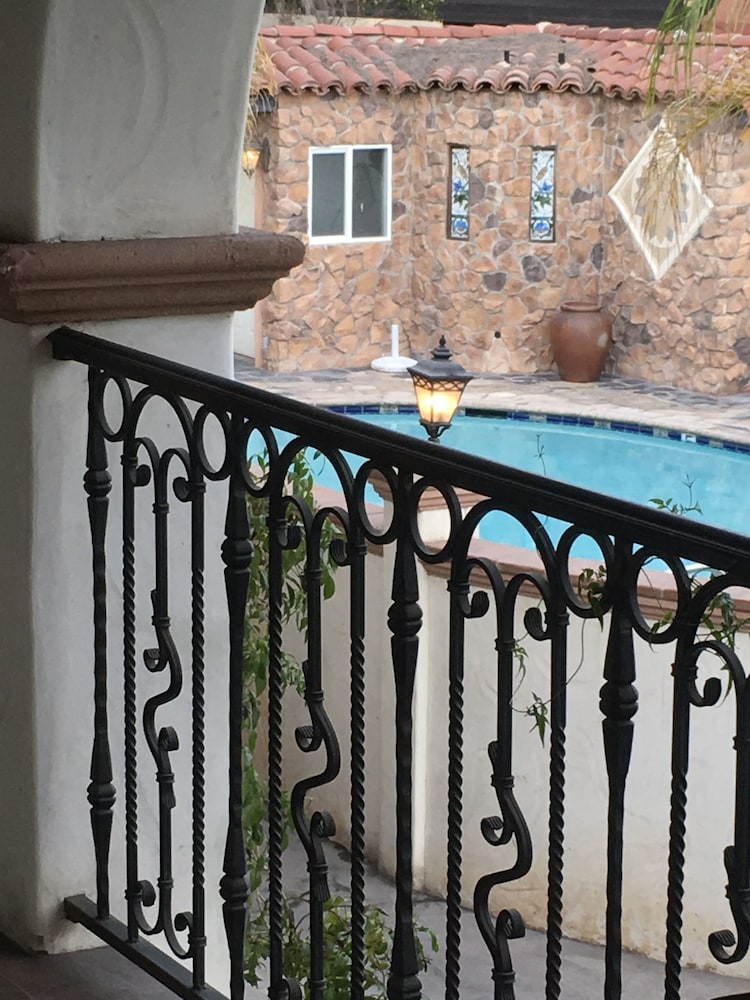 Chantico Inn 28/70