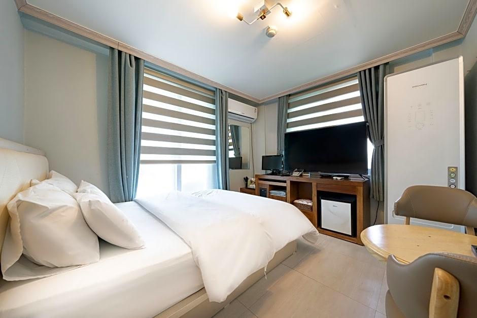 Grand Motel 26/85