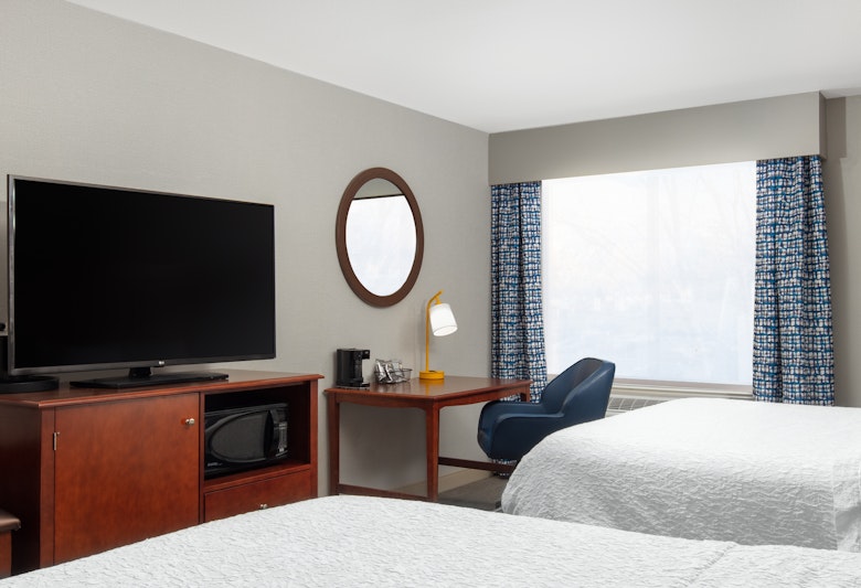 Hampton Inn Medford 14/42