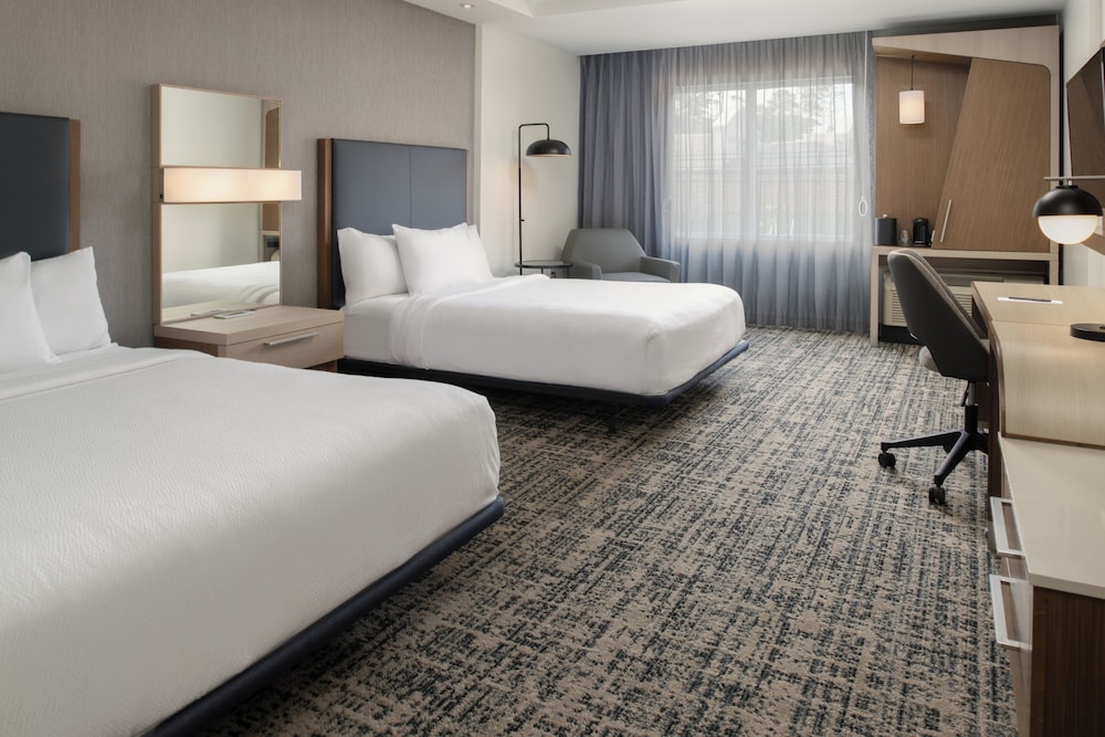 Courtyard by Marriott Houston City Place 17/50