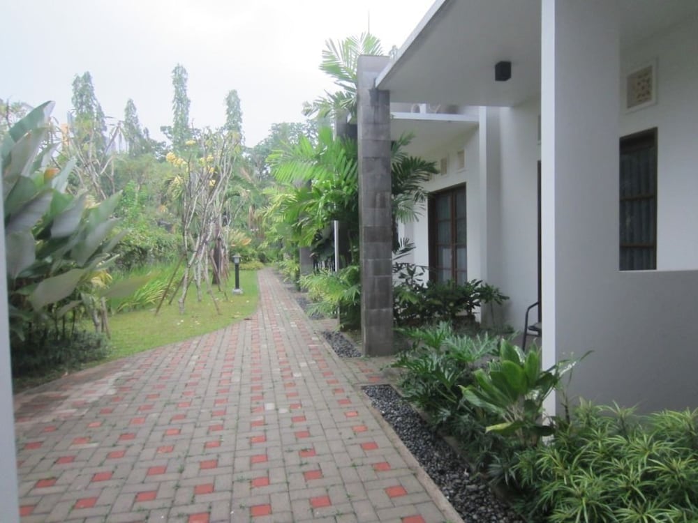 Rukun Resort Sentul 12/18