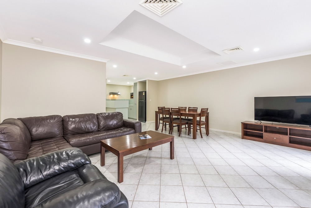 MANDURAH QUAY RESORT 52/72