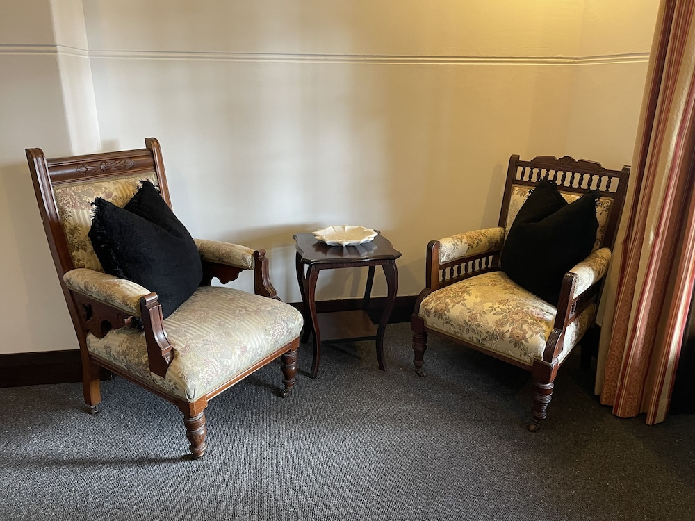 BALLINA MANOR BOUTIQUE HOTEL 49/55