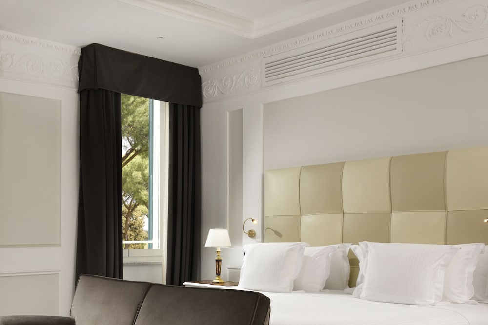 Splendide Royal Hotel 33/85