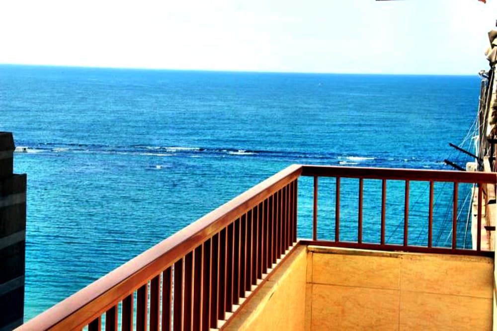 Alexandria Mediterranean Suites 26/30