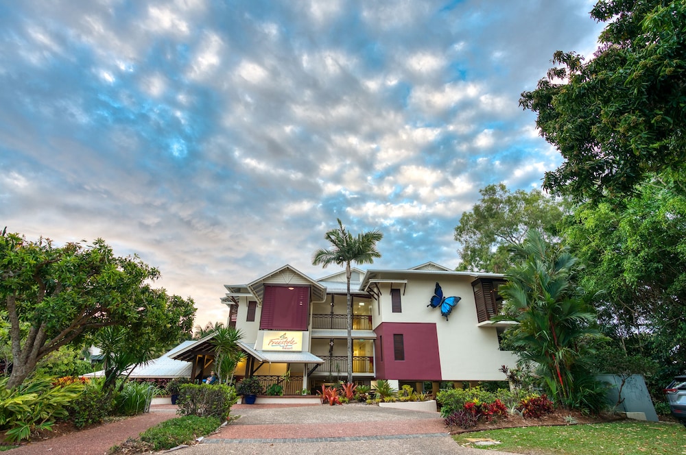 Freestyle Resort Port Douglas 7/61