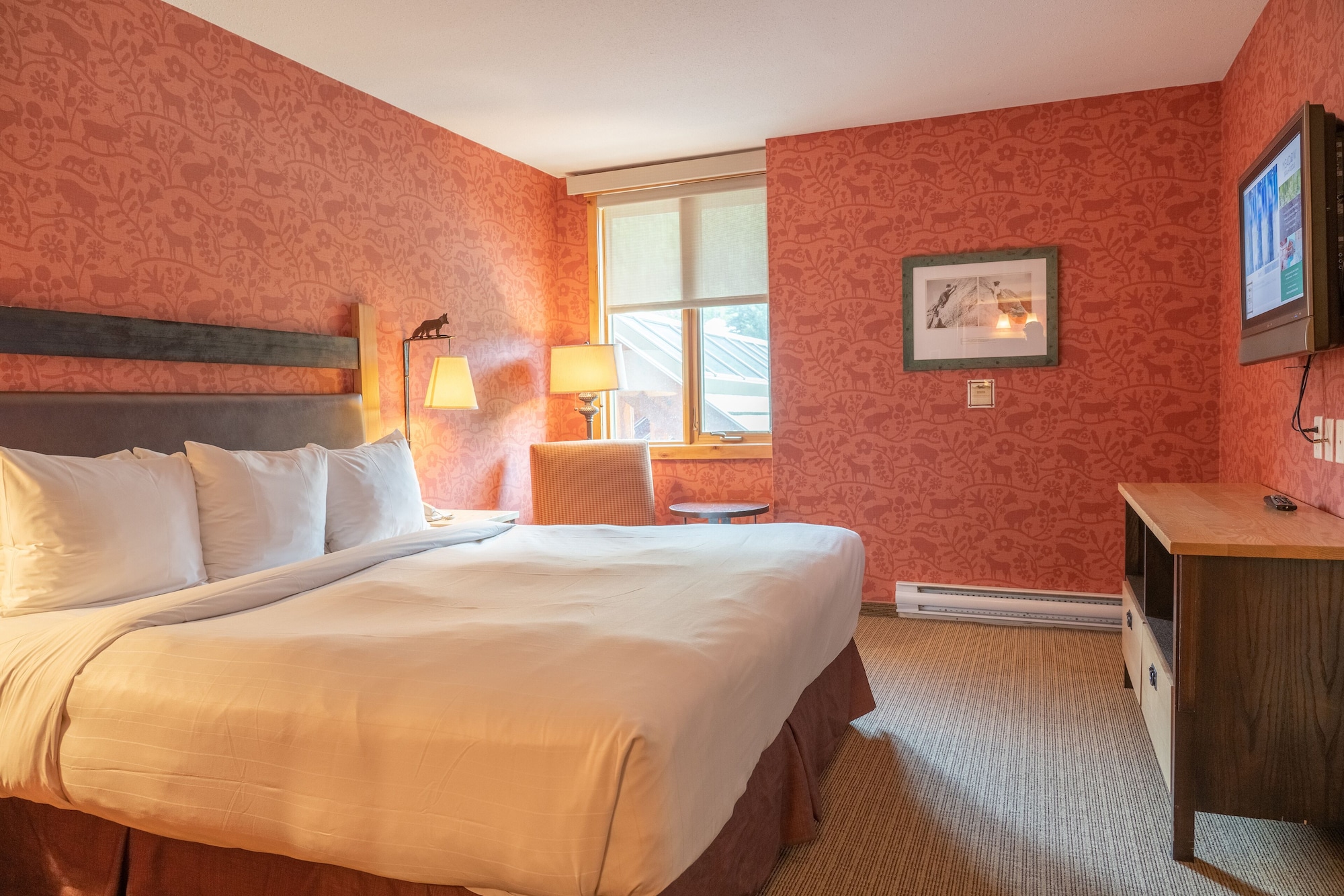 SUPERIOR, KING BED, BALCONY