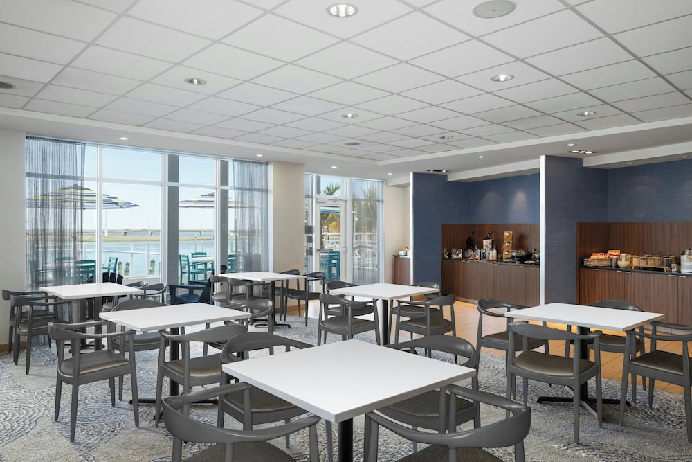 Fairfield Inn Suites By Marriott Chincoteague Island 46/67
