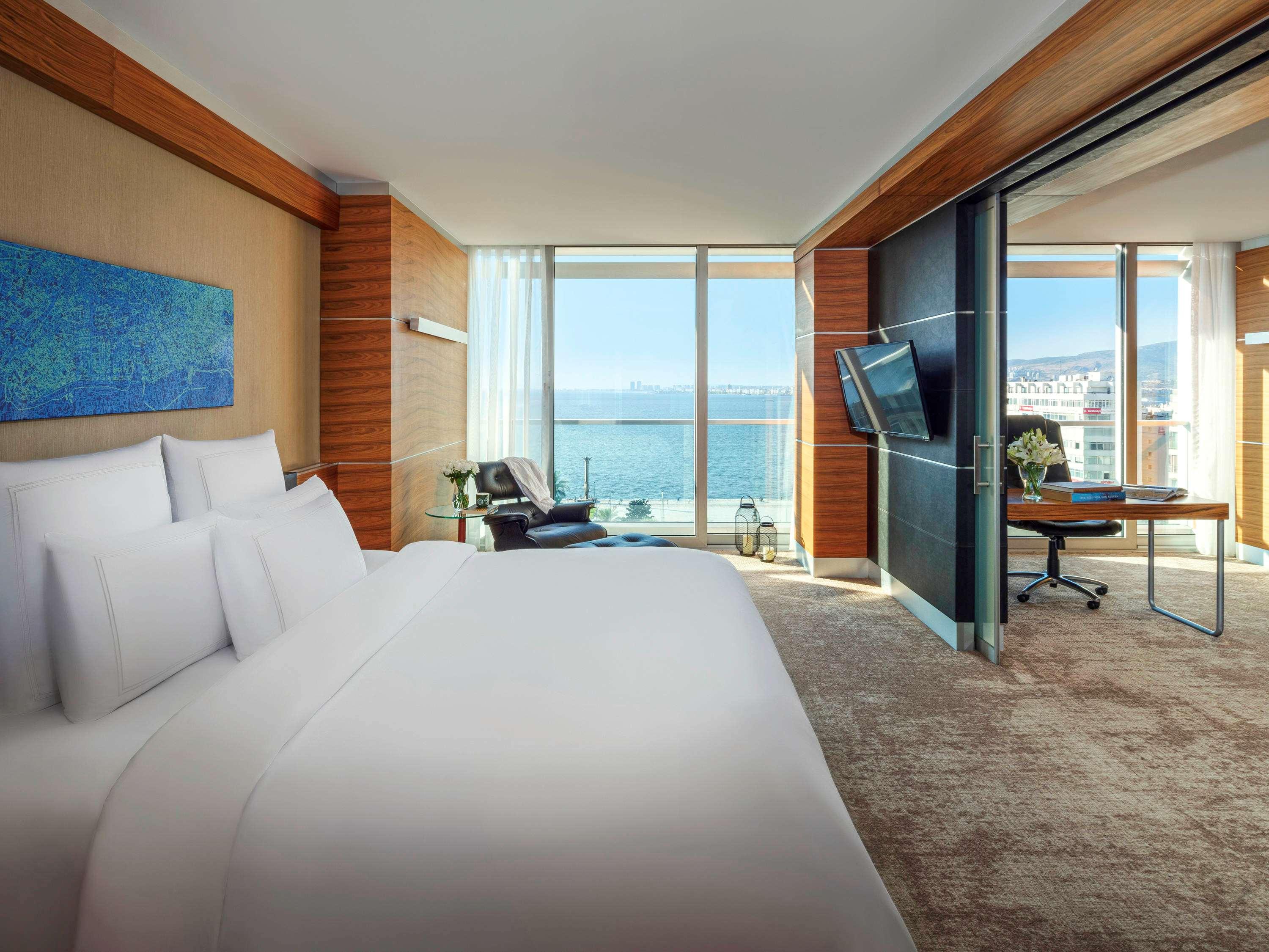 SEA, BUSINESS, SUITE