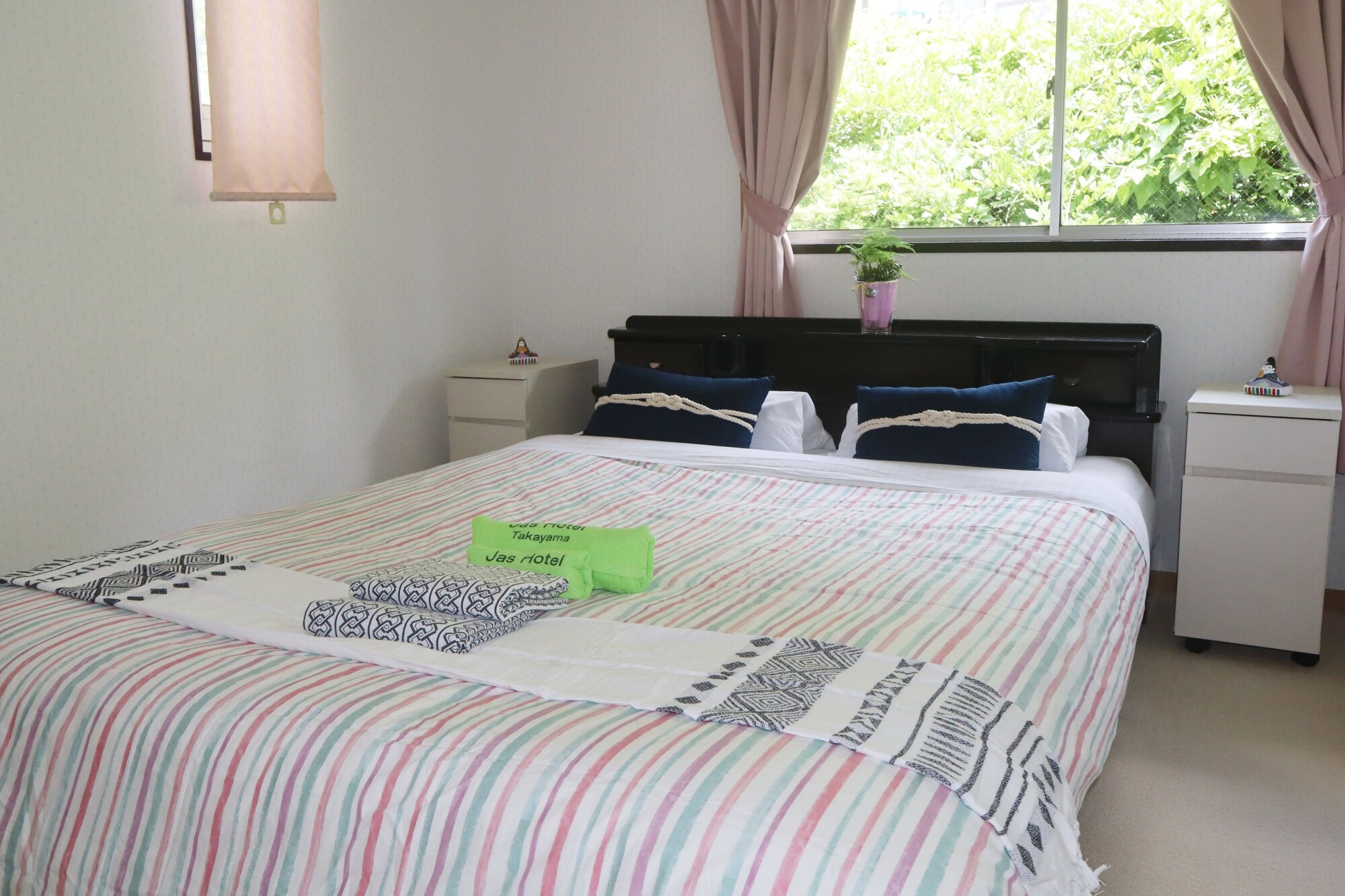 BASIC, DOUBLE BED