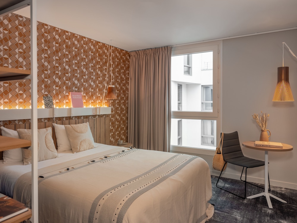 SUITE, 2 DOUBLE BEDS