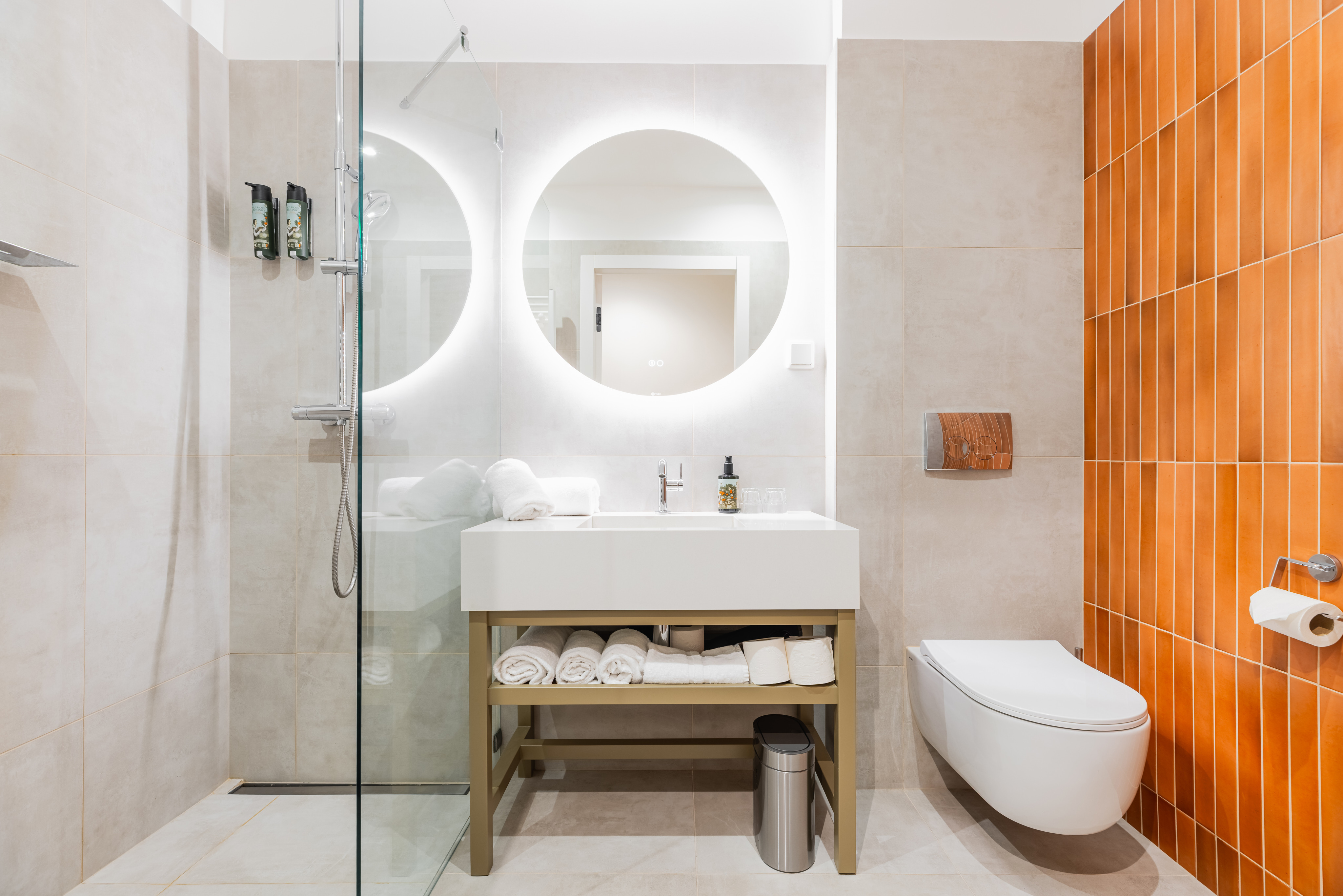 غرفة قياسية بسريرين منفصلين، FortyPlusOne Hotel 6/7