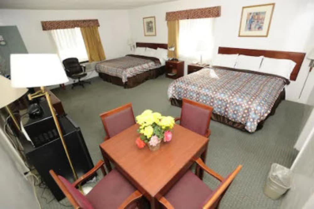Victoria Motel 12/24