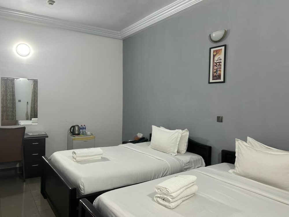 MJ Grand Hotel 17/49