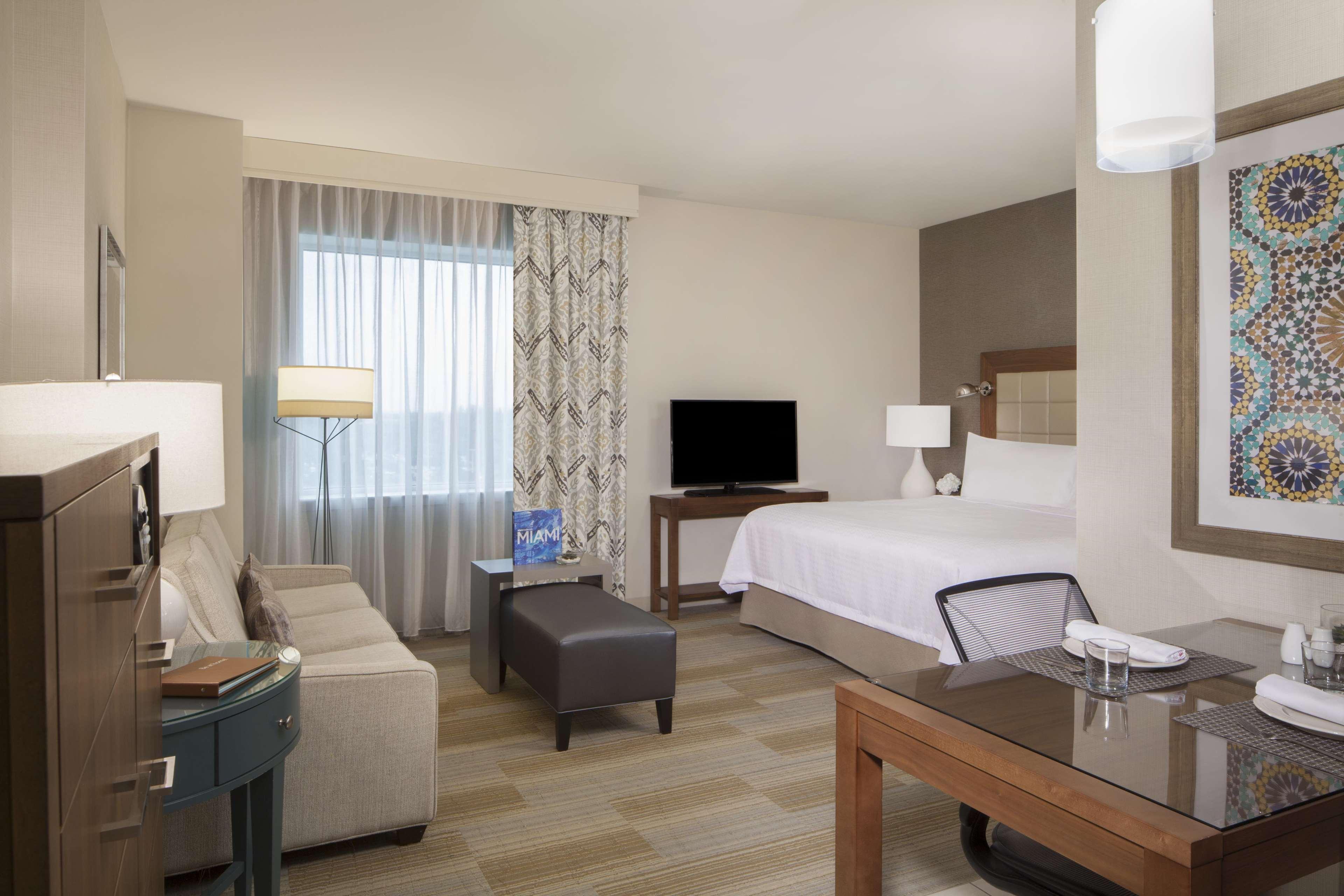 DELUXE, STUDIO, SUITE, KING BED